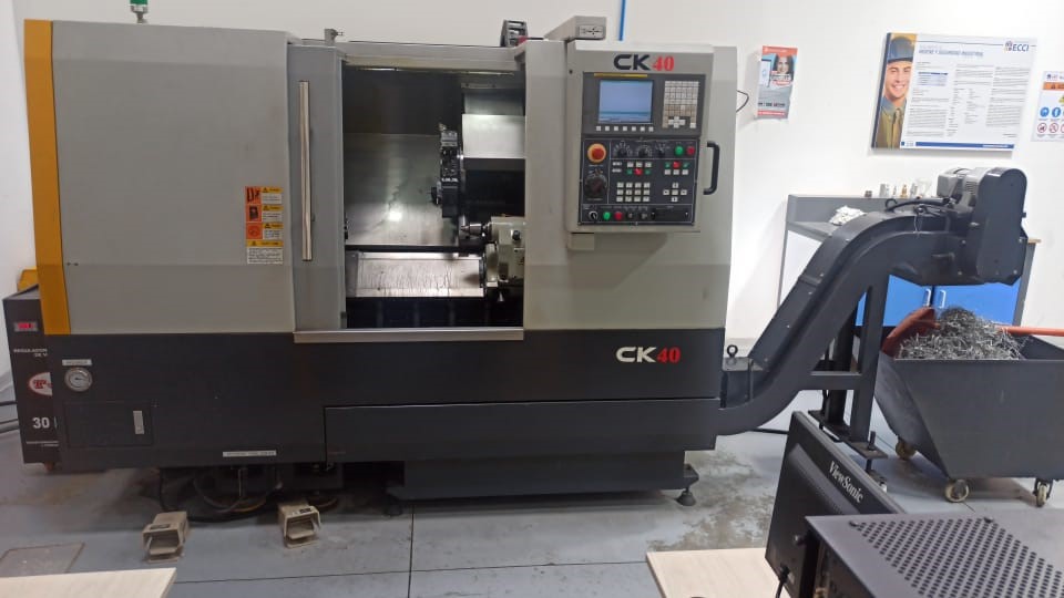 Torno CNC MT420